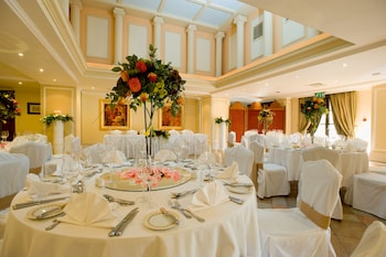 Indoor wedding