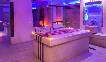 Sauna, steam room, Turkish bath, body treatments, body scrubs, facials