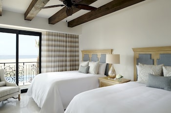 Penthouse, 2 Bedrooms | Frette Italian sheets, premium bedding, in-room safe, blackout drapes