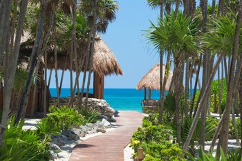 Private beach, white sand, beach cabanas, sun loungers