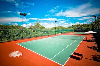 Tennis court