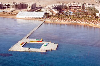 Private beach, sun loungers, beach umbrellas, beach towels