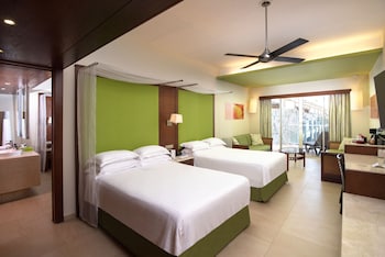 Junior Suite (Family Premium Level) | Premium bedding, minibar, in-room safe, individually decorated