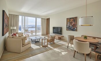 Regency, Suite | Living room | Smart TV