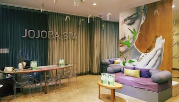 Sauna, spa tub, body treatments, aromatherapy, body wraps, body scrubs