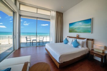 5 Bedrooms Luxury Villa with Sea View | Minibar, in-room safe, desk, iron/ironing board